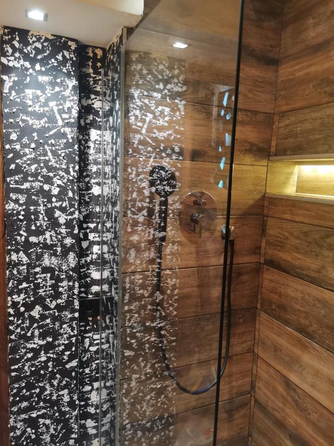 Studio Apartman Black & White Centar Sarajevo Free Parking Dış mekan fotoğraf
